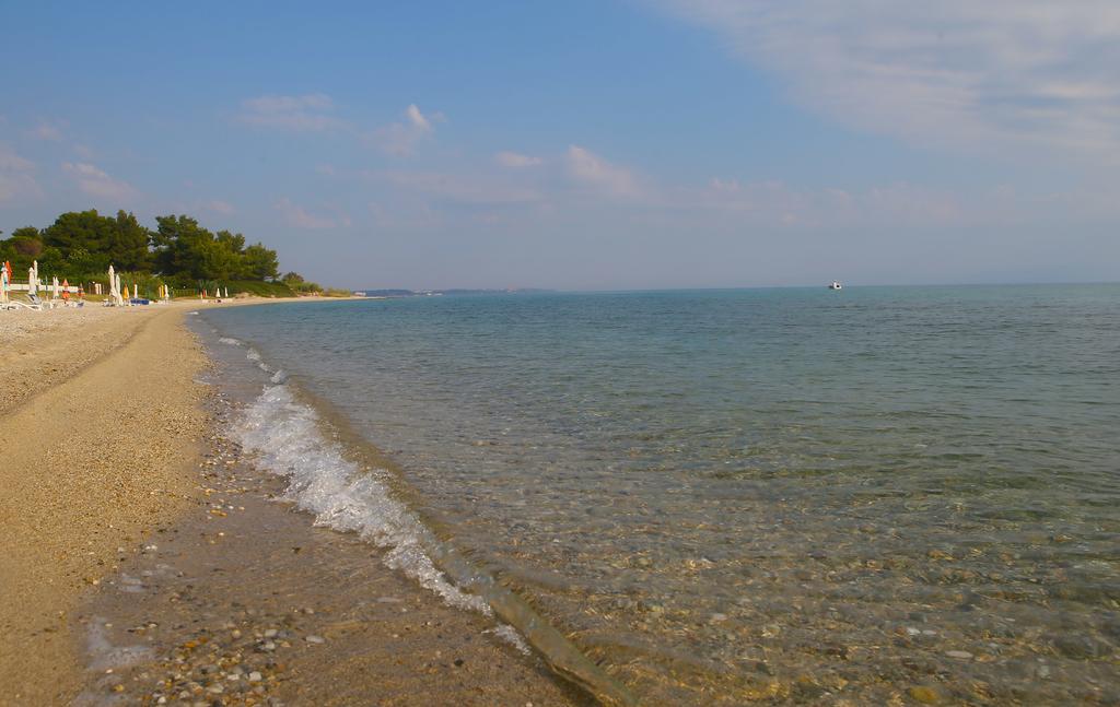Beach Front Chanioti Polychrono Eksteriør billede